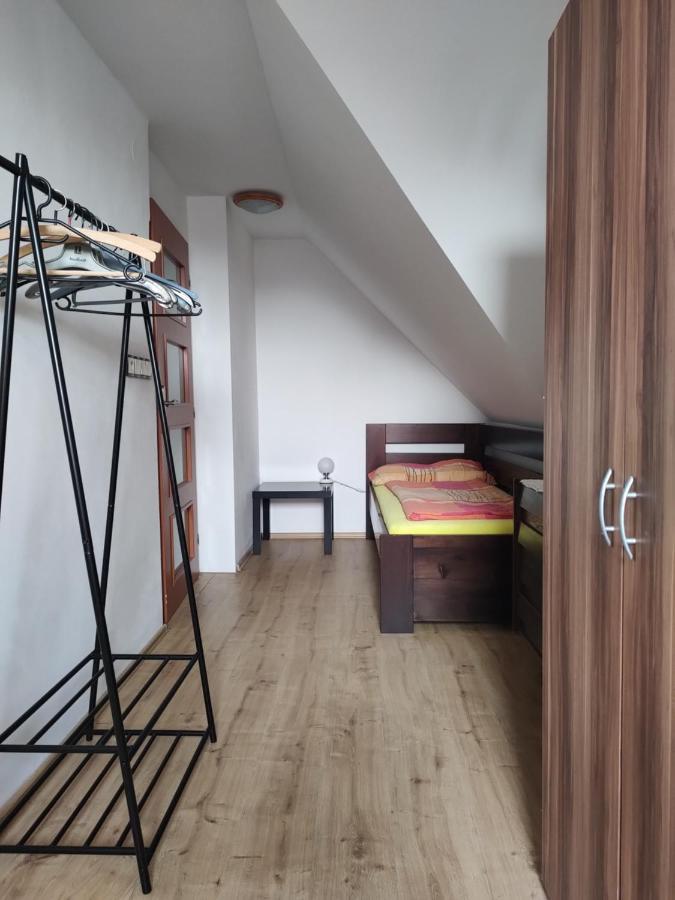 Appartement Apartman V Podkrovi à Dobruška Extérieur photo